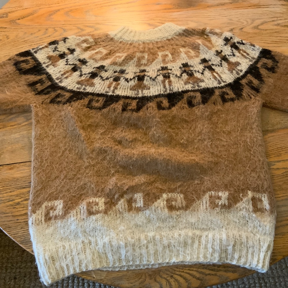 BOLIVIAN HANDKNITS 100% alpaca sweater/L/non smoker/nice condition - Picture 5 of 5